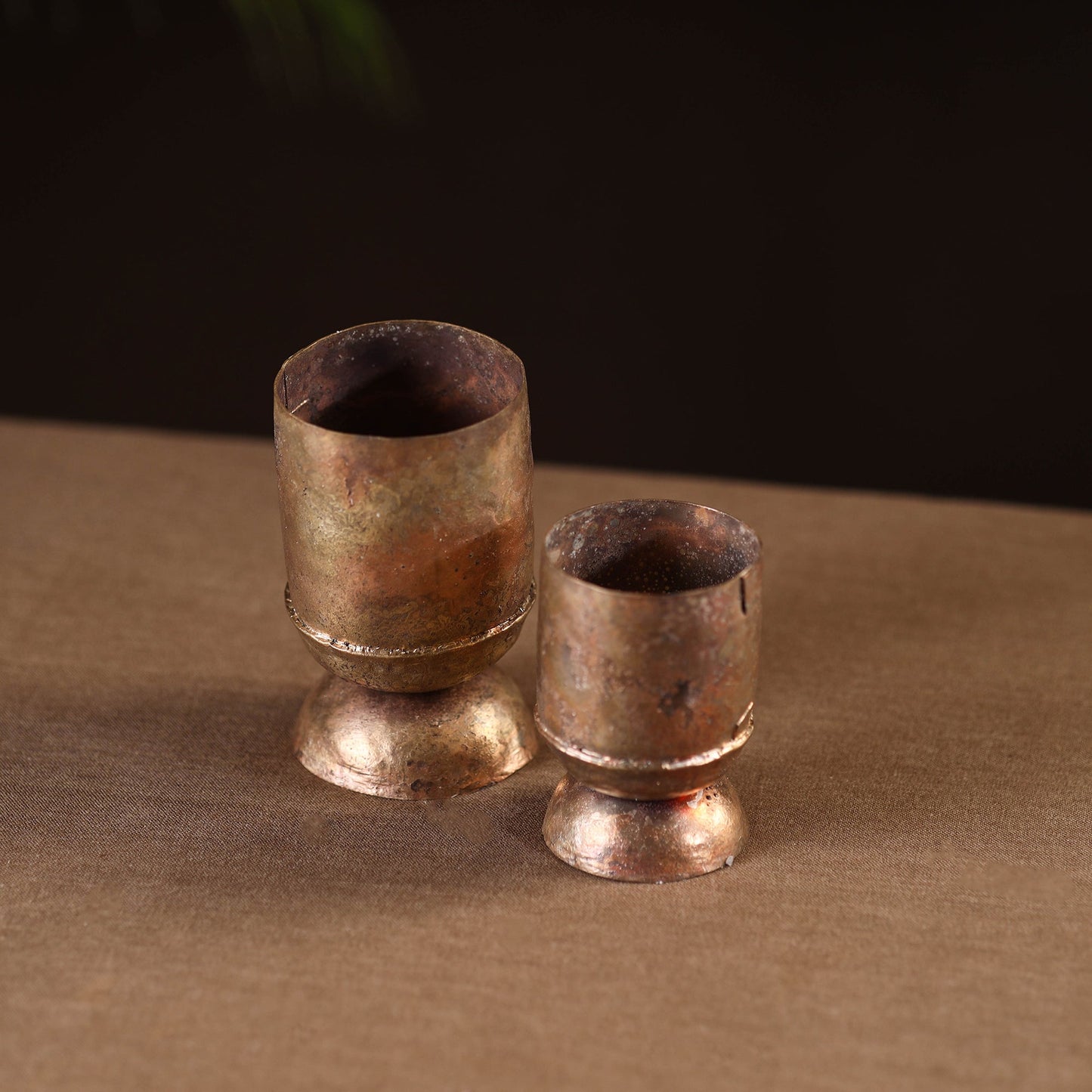 Traditional kutch copper coated iron pen stand (set of 2)