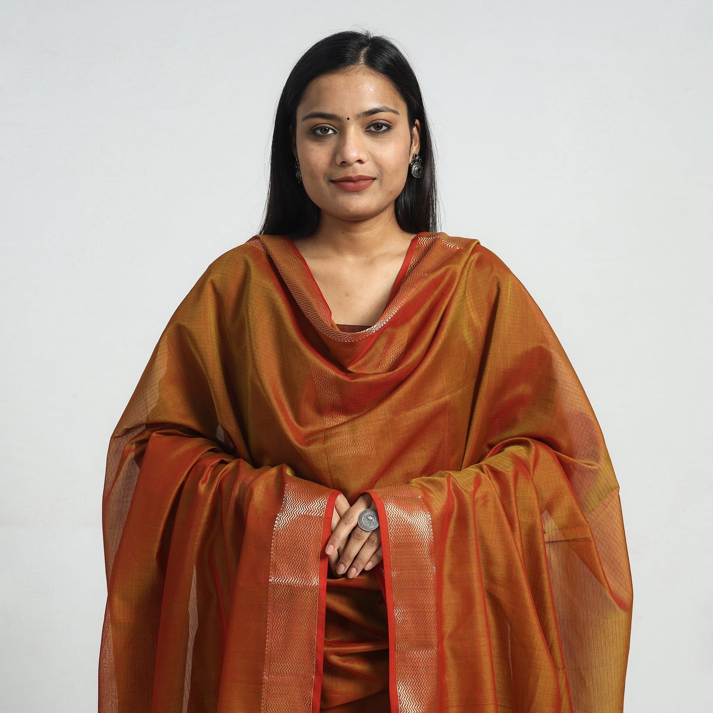 Buy Traditional Maheshwari Handloom Silk Cotton Checks Kurta with Dupatta Set Online at iTokri.com