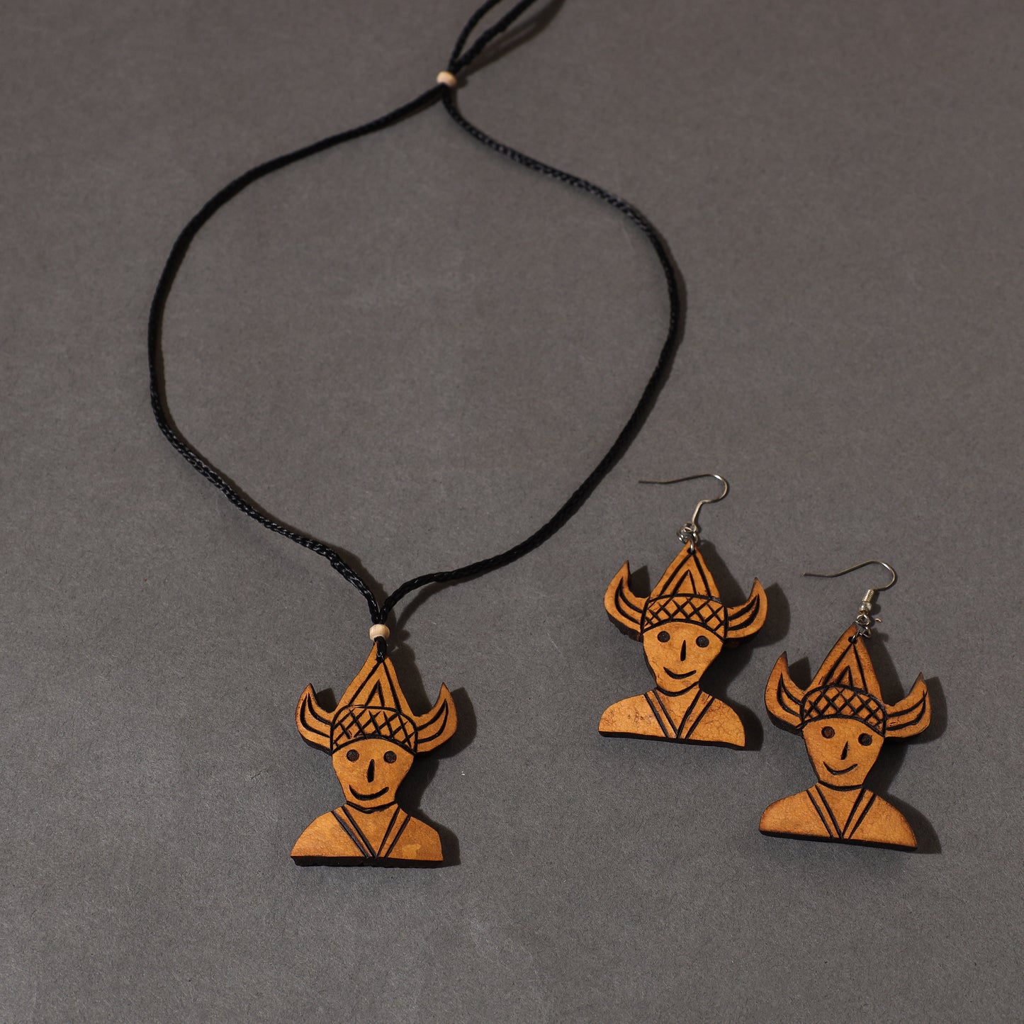 Brown - tuma craft hand carved dried bottle gourd necklace