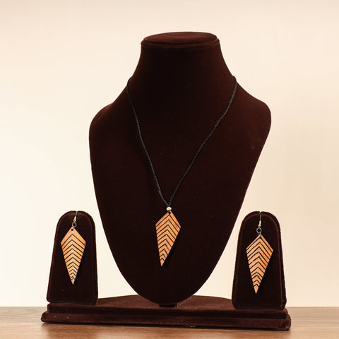 Brown - tuma craft hand carved dried bottle gourd necklace