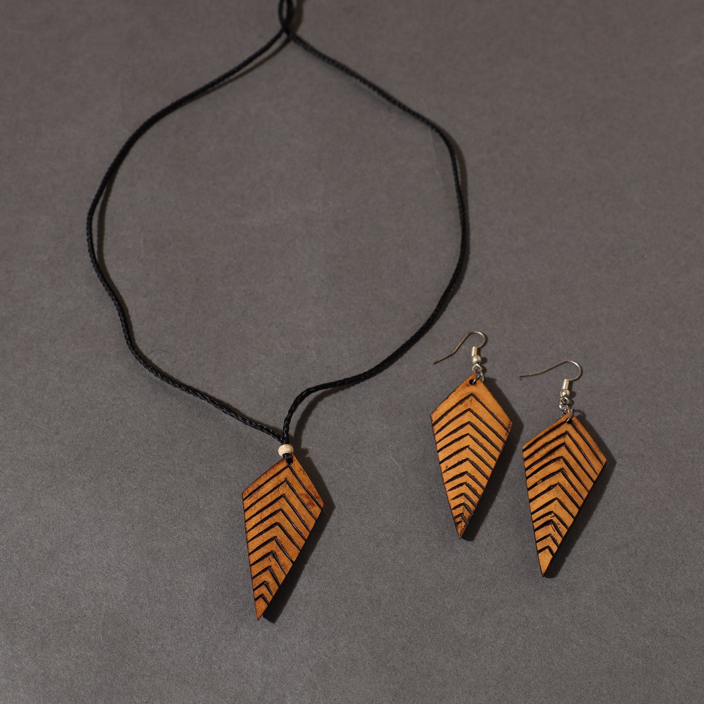 Brown - tuma craft hand carved dried bottle gourd necklace