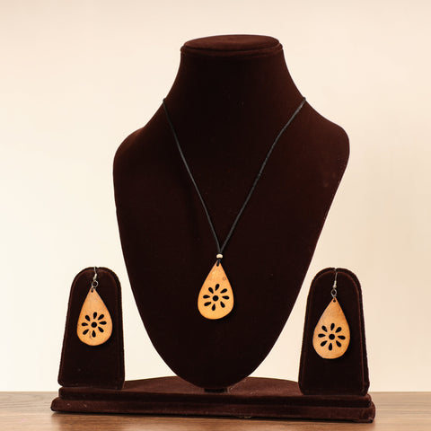 Brown - tuma craft hand carved dried bottle gourd necklace