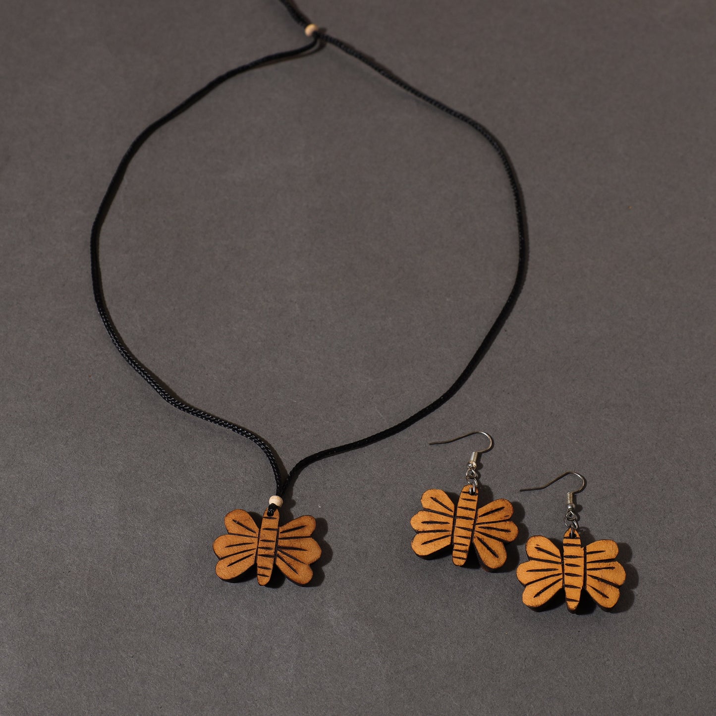 Brown - tuma craft hand carved dried bottle gourd necklace