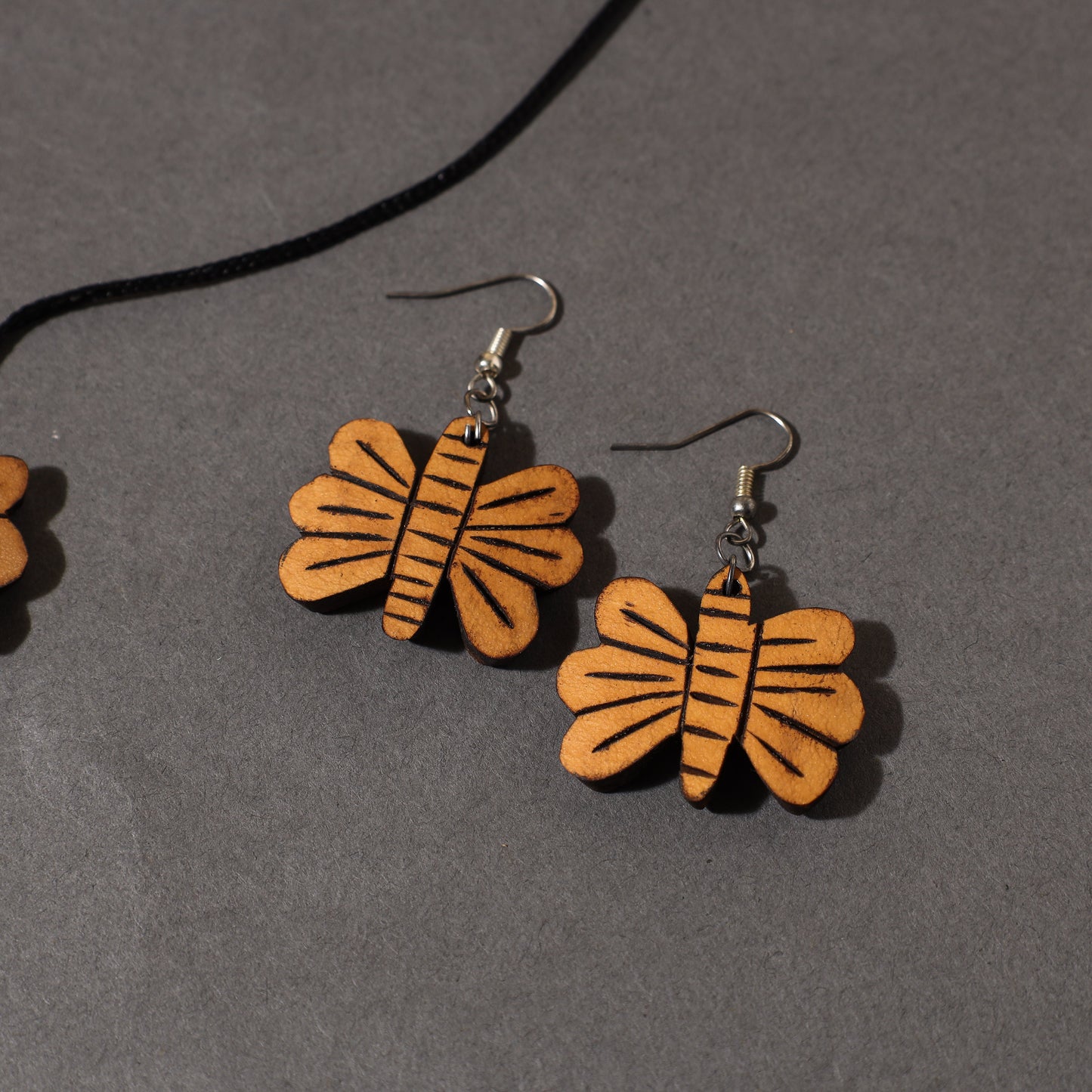 Brown - tuma craft hand carved dried bottle gourd necklace