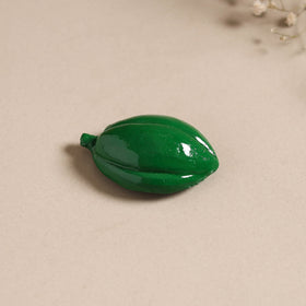 Capsicum - handpainted terracotta magnet 09 - handcrafted