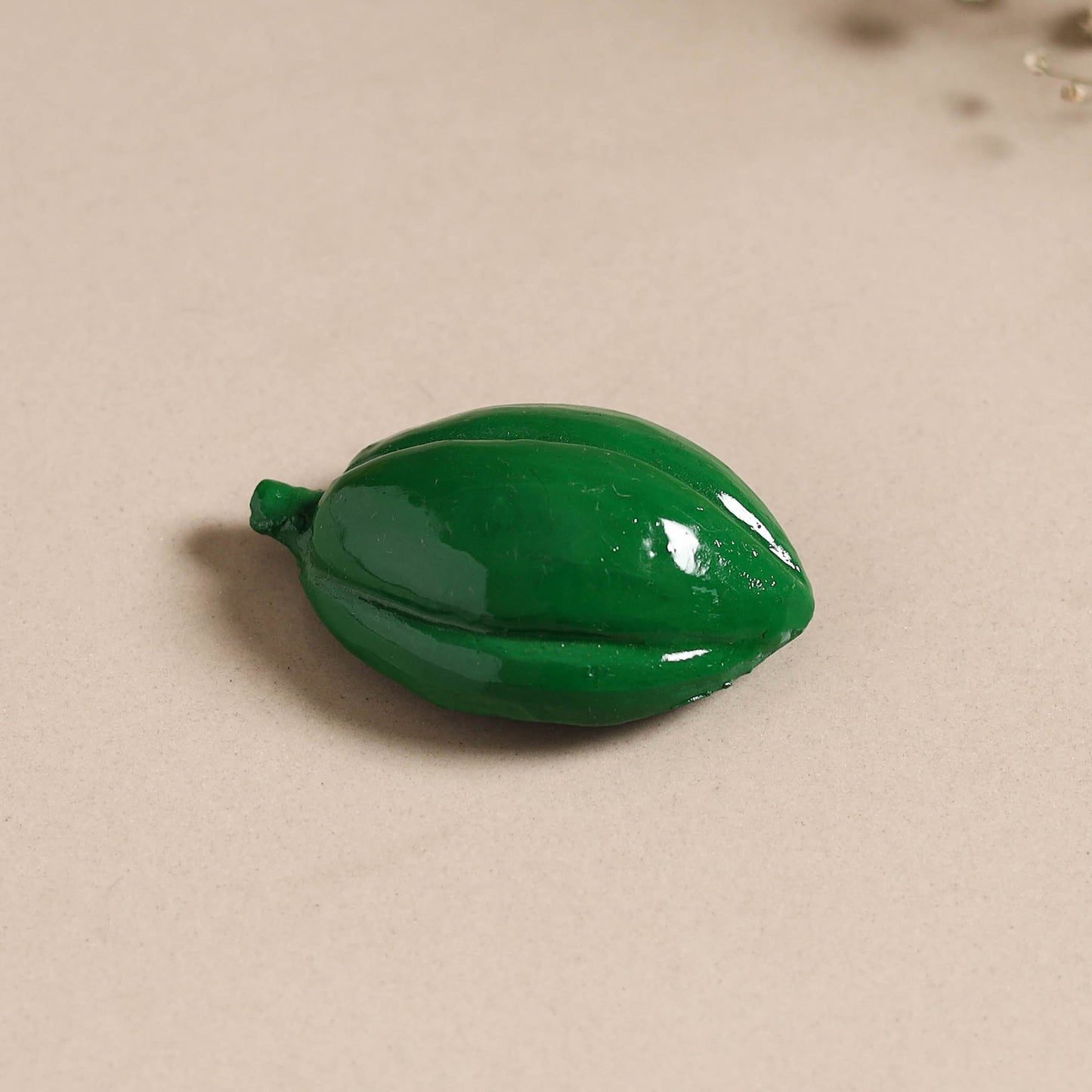 Capsicum - handpainted terracotta magnet 09 - handcrafted