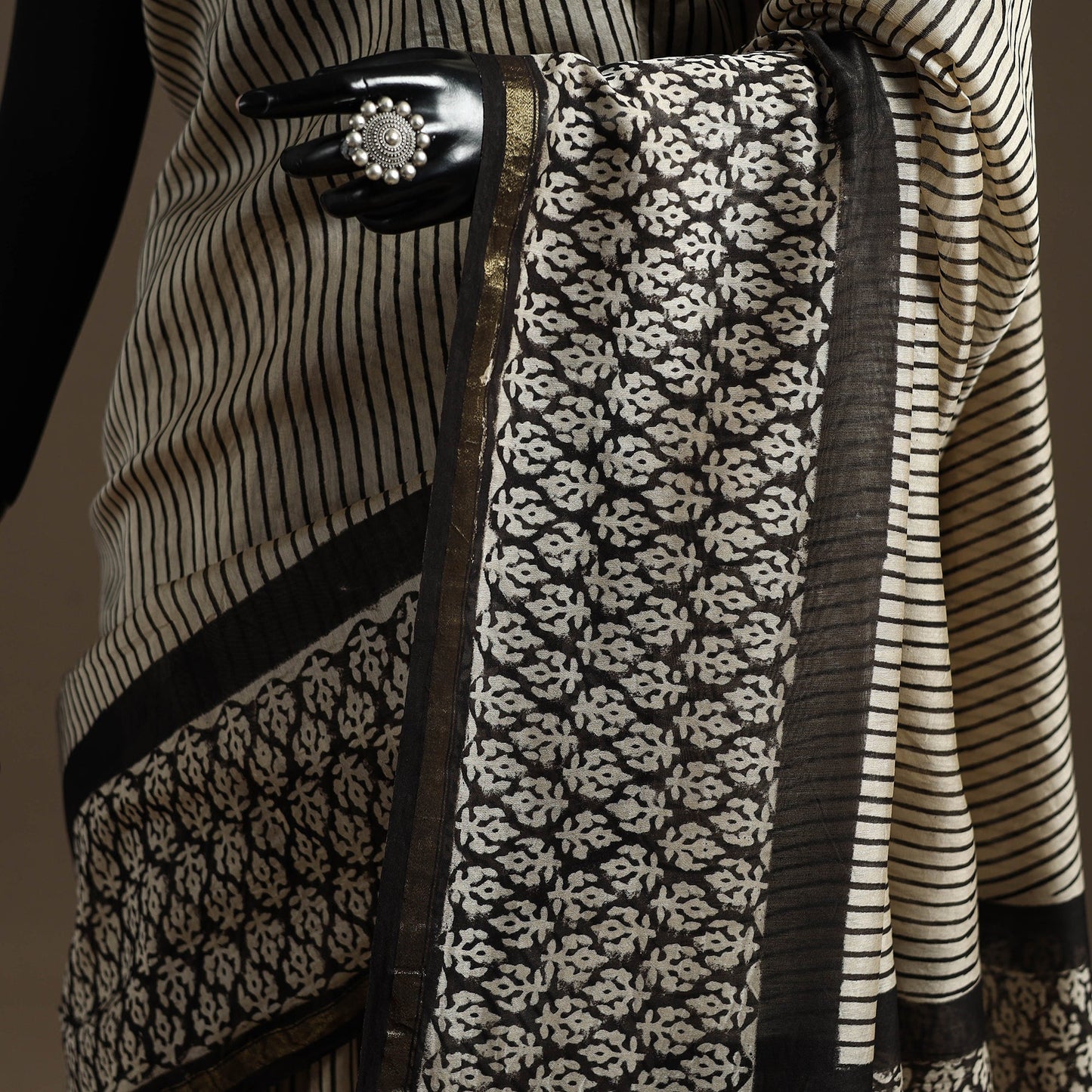 Chanderi silk hand bagru saree with zari border 09