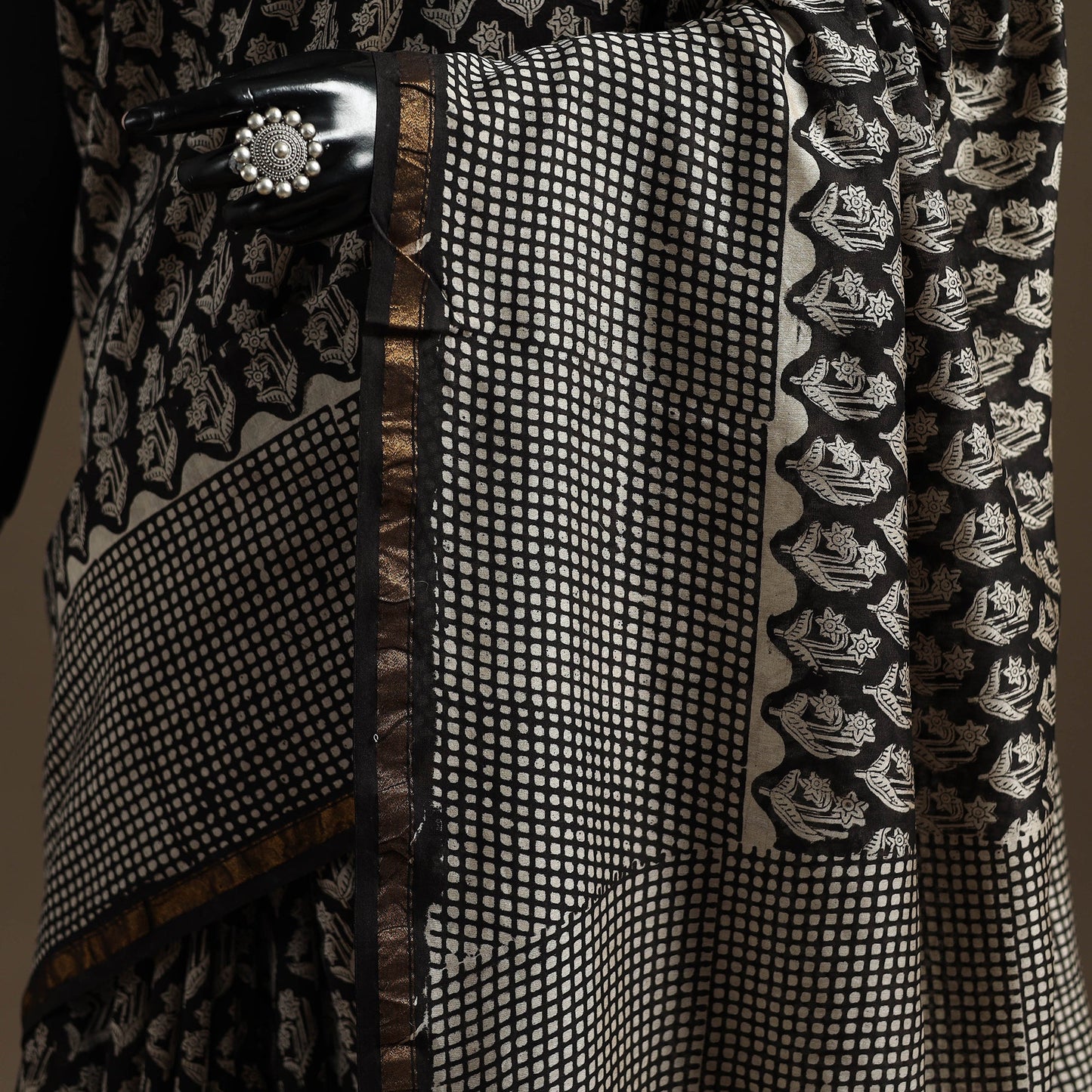 Chanderi silk hand bagru saree with zari border 13