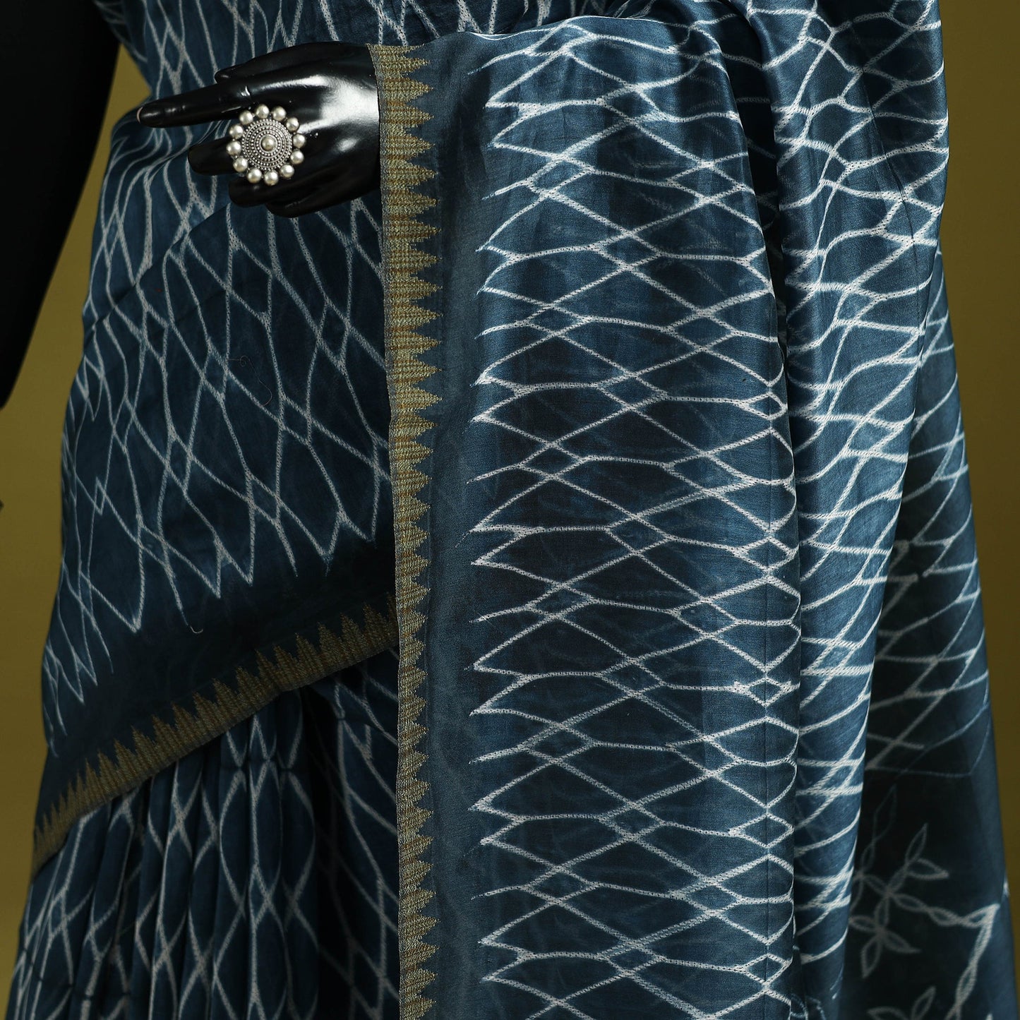 Chanderi silk nui shibori tie-dye saree with ghicha border