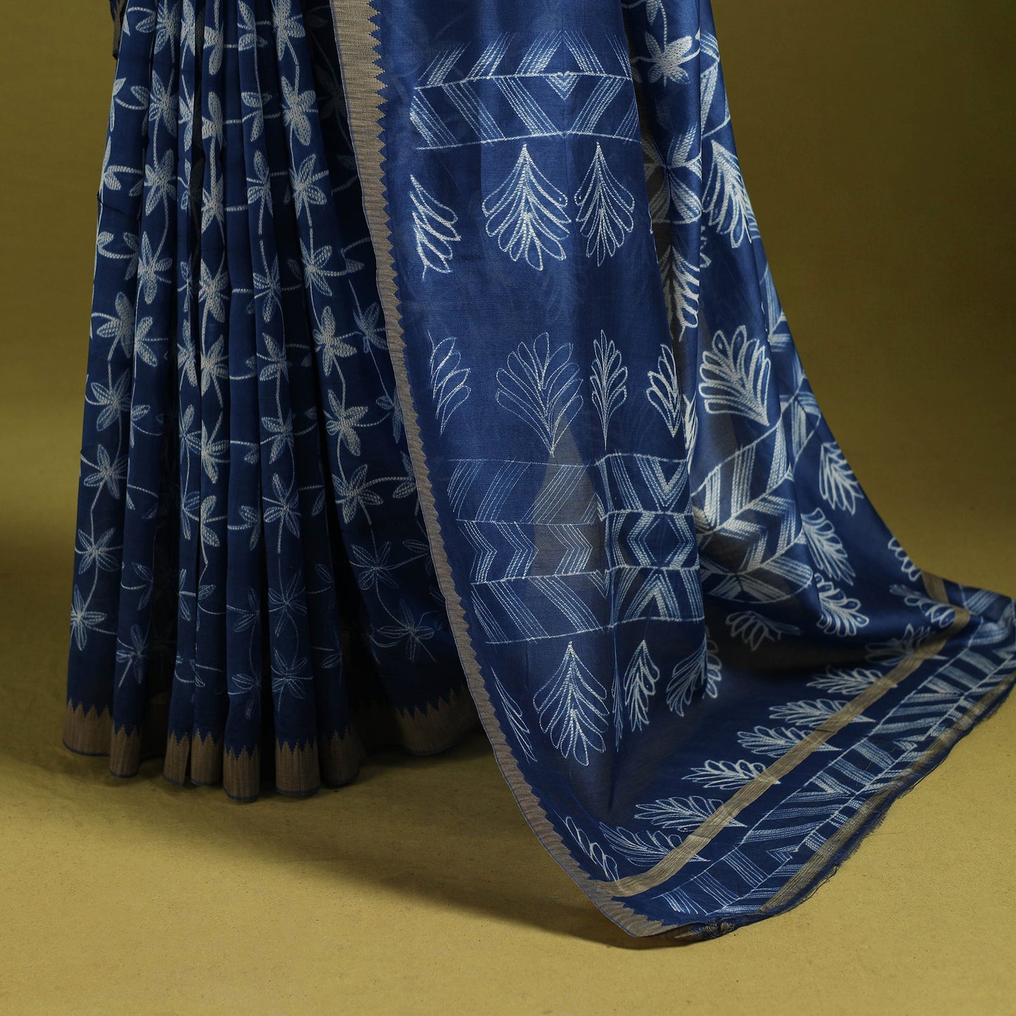 Chanderi silk nui shibori tie-dye saree with ghicha border