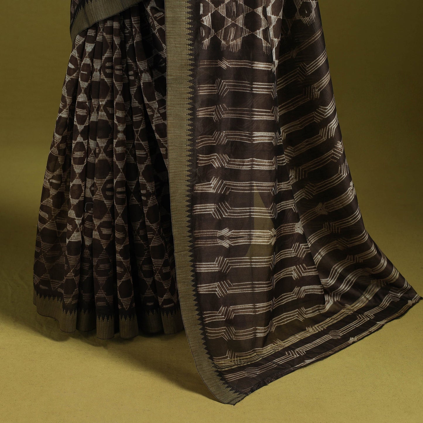 Chanderi silk nui shibori tie-dye saree with ghicha border