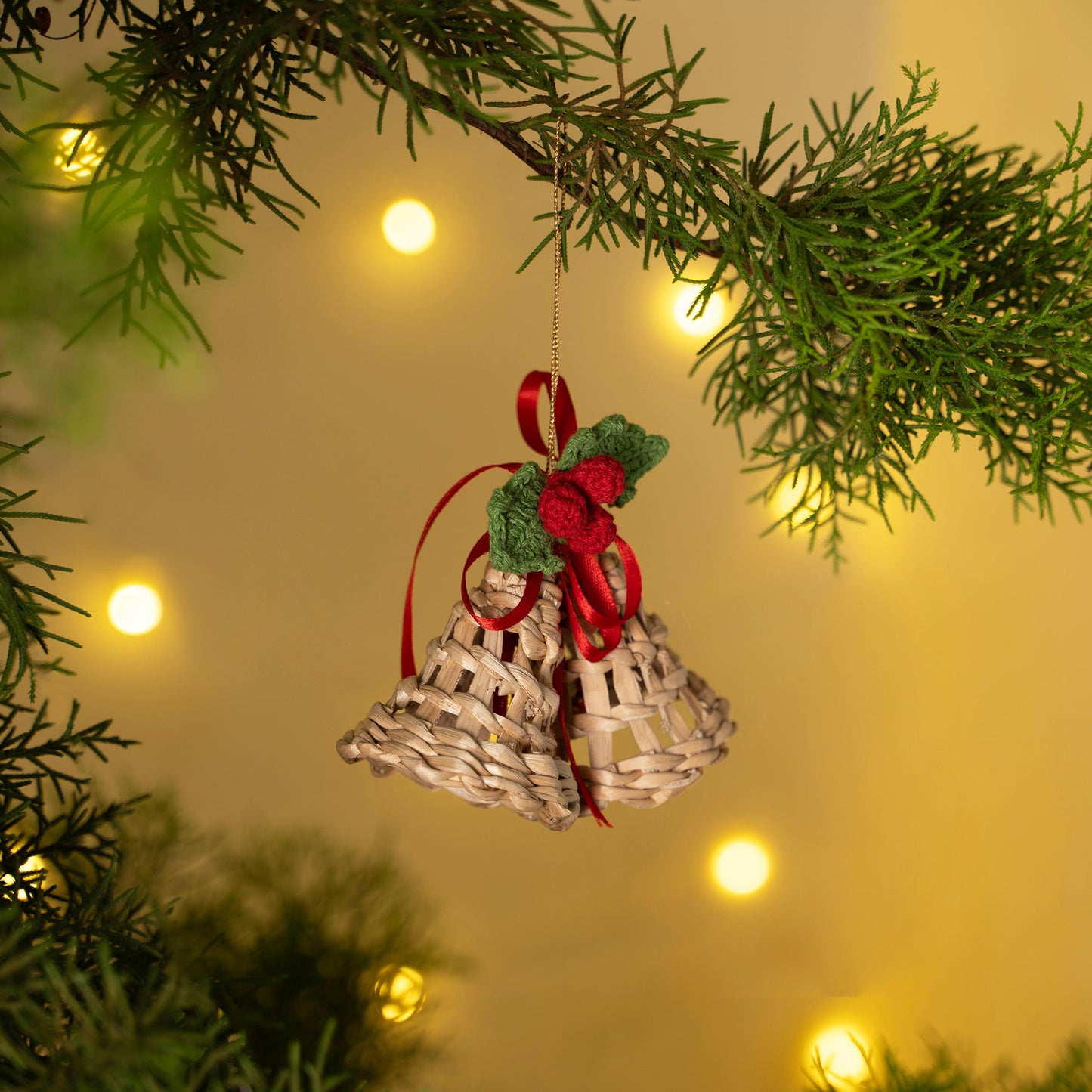 Christmas decor banana bark holly bell hanging (set of 2)