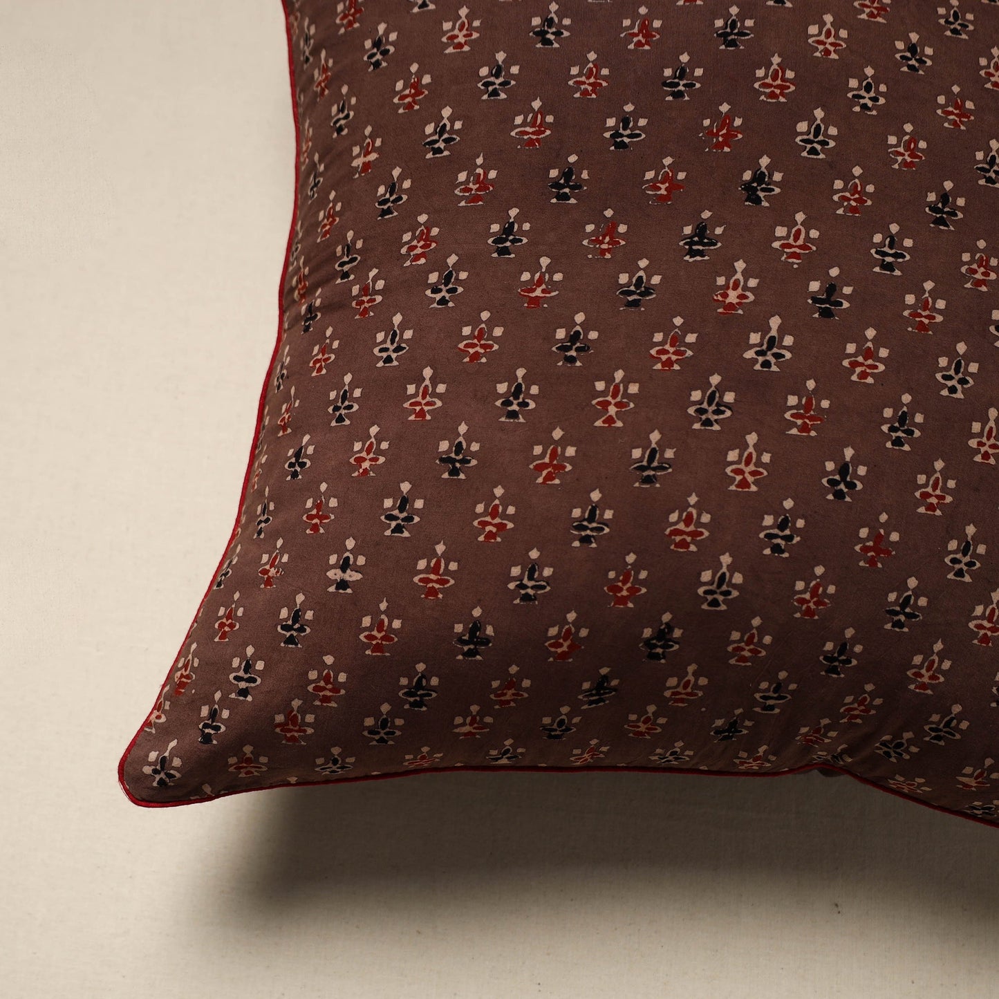 Cotton cushion cover 65 - handcrafted