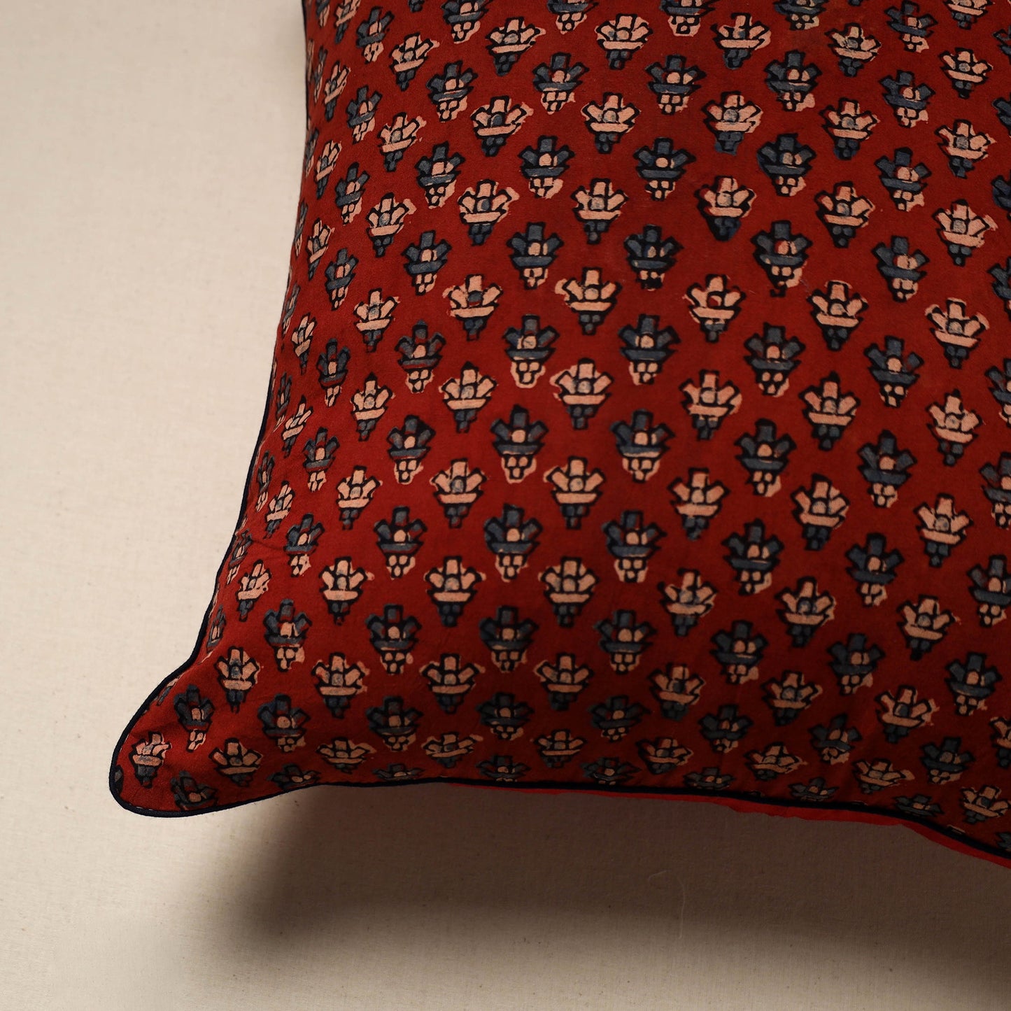 Cotton cushion cover 66 - handcrafted
