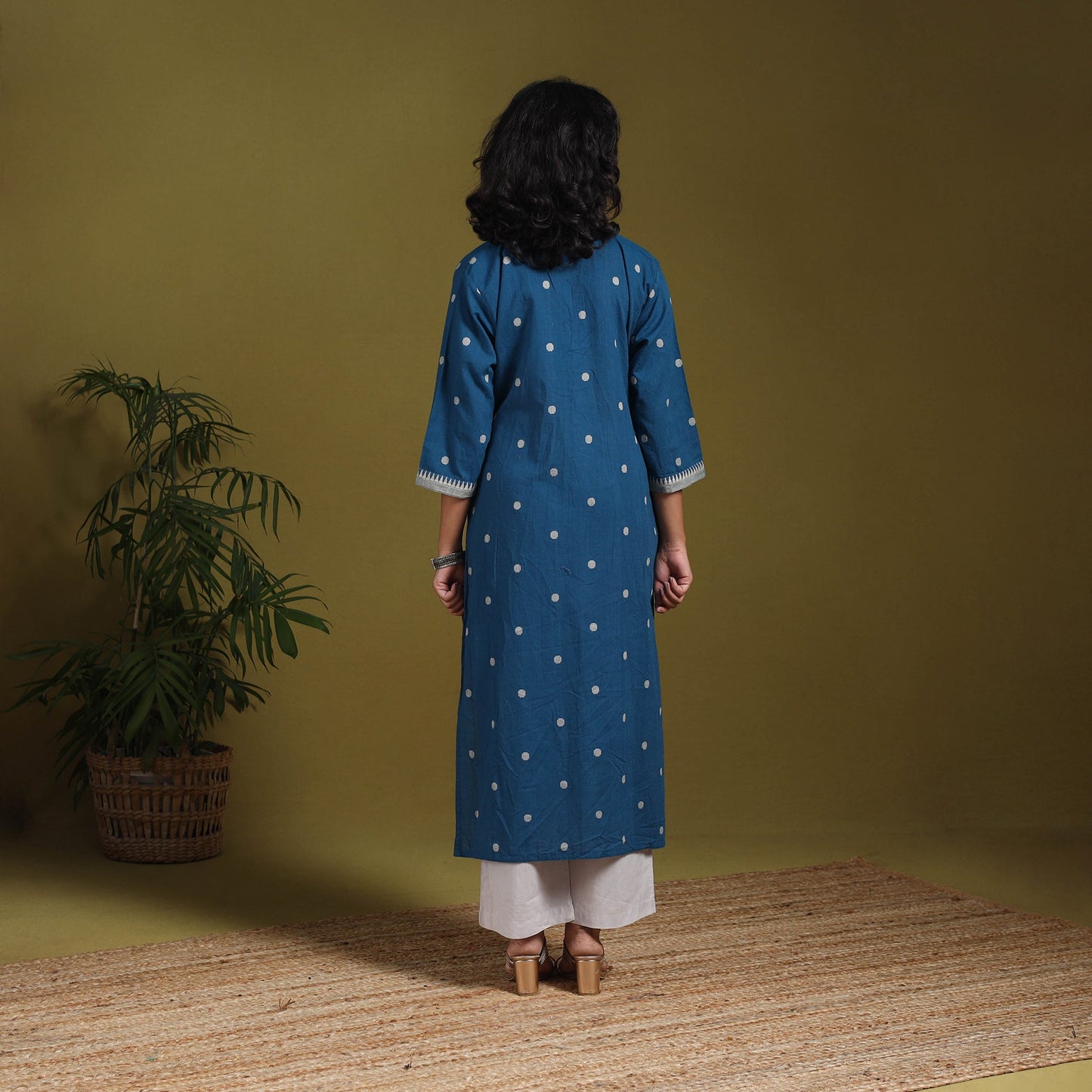 Cotton straight jacquard kurta 04 - l - handcrafted