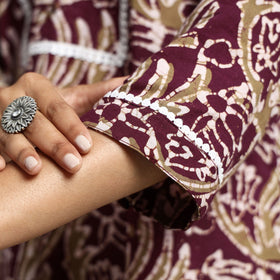 Buy Hand Batik Printed Cotton A-Line Kurta with Lace Work Online at iTokri.com