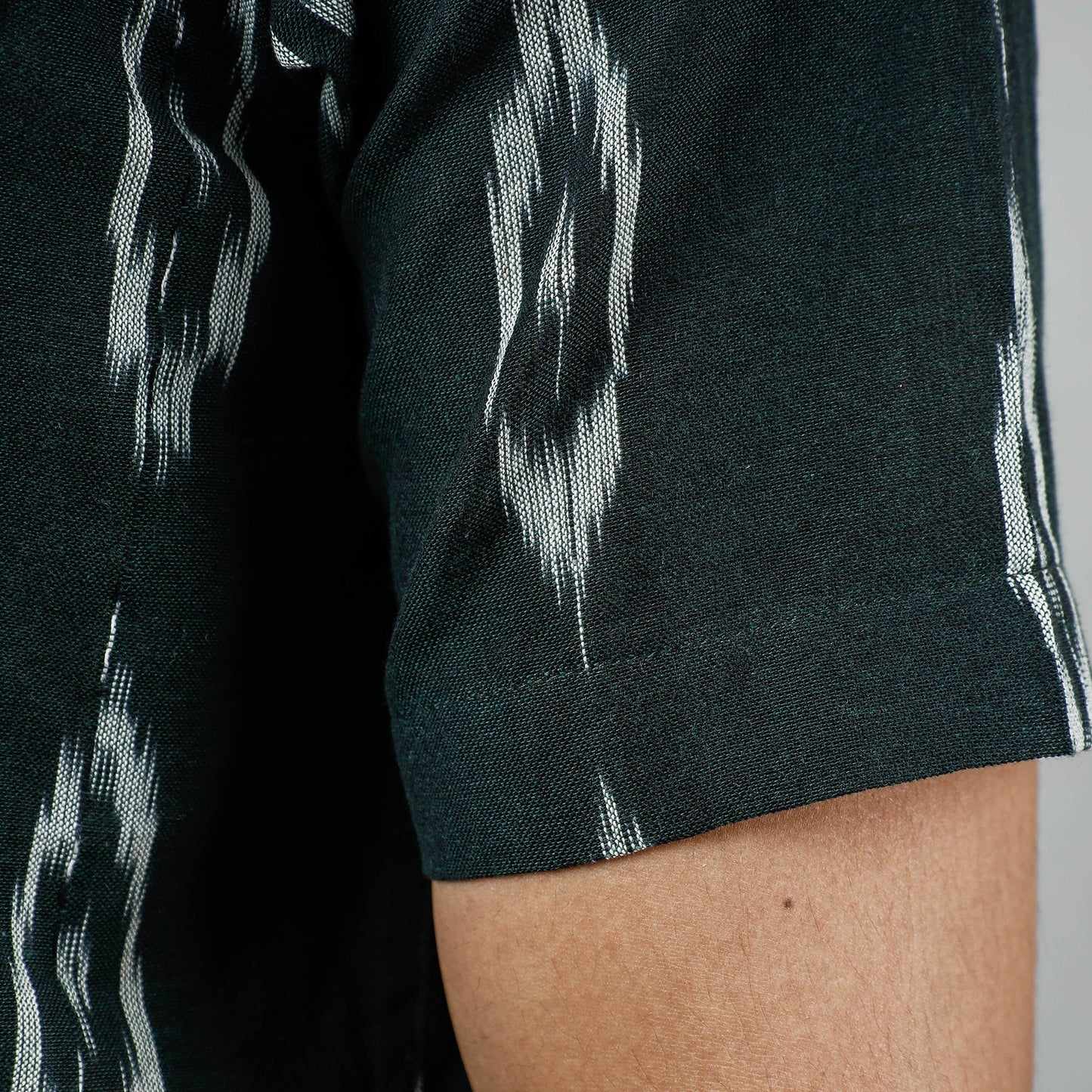 Dark green - pochampally ikat weave cotton men half sleeve