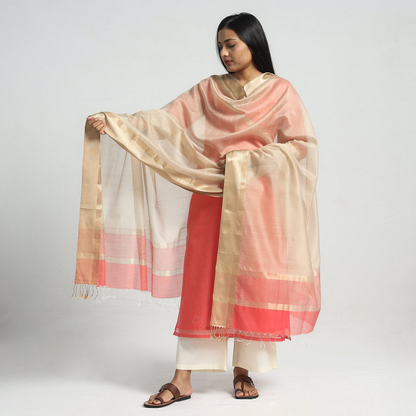 Buy Traditional Maheshwari Handloom Silk Cotton Kurta with Dupatta Set Online at iTokri.com