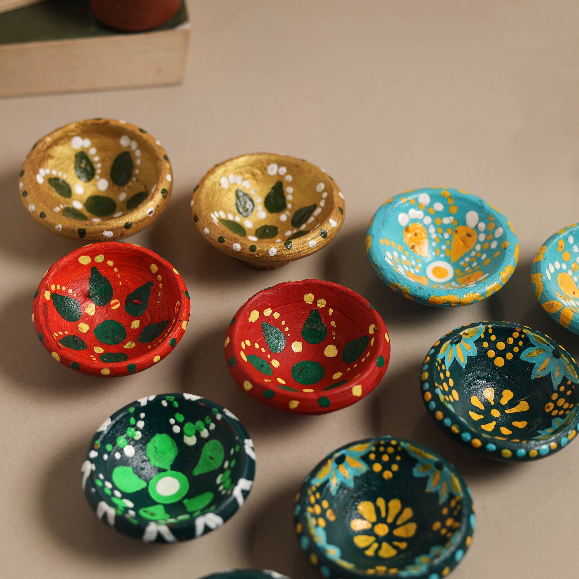 Decorative handpainted clay diya (set of 10) 04