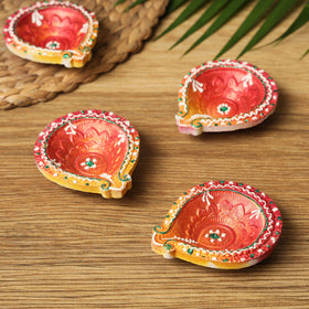  Decorative Handpainted Terracotta Diya (Set of 4) Online in India l iTokri.com 