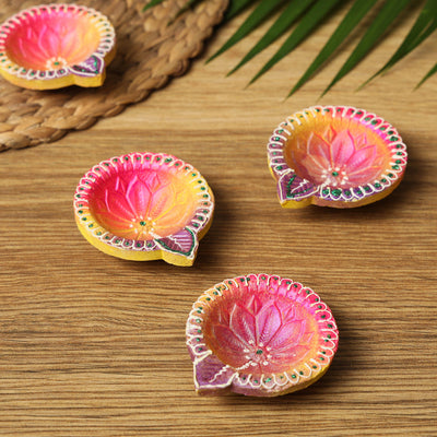  Decorative Handpainted Terracotta Diya (Set of 4) Online in India l iTokri.com 
