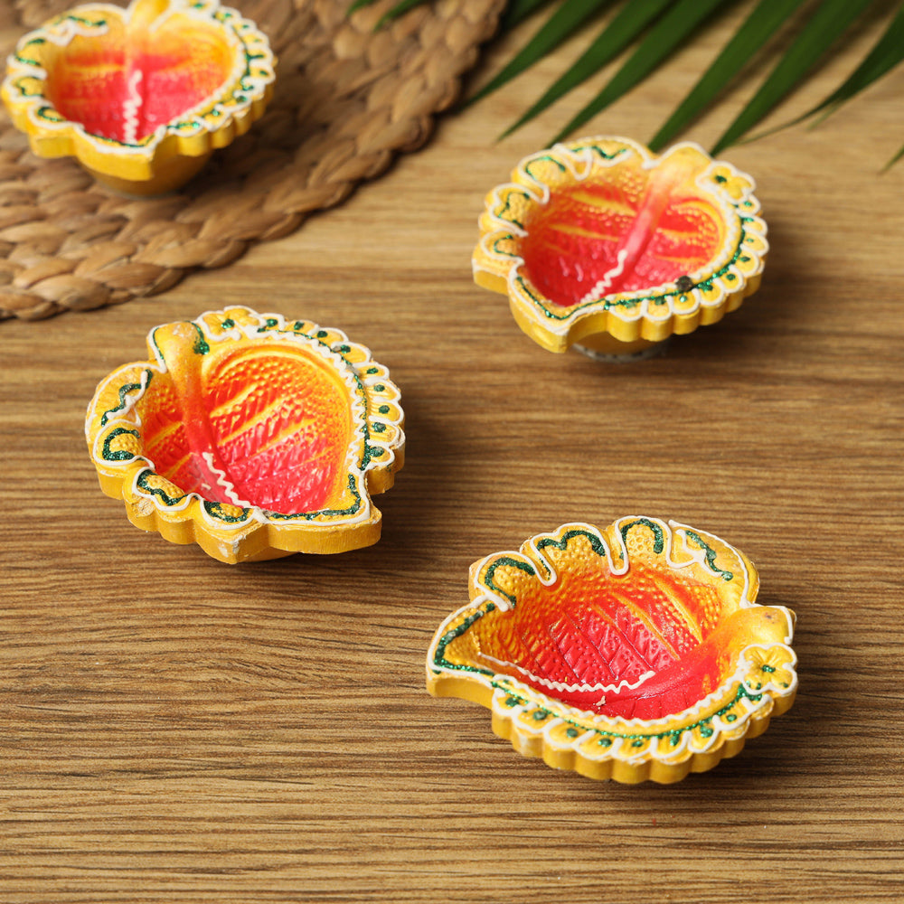 Decorative Handpainted Terracotta Diya (Set of 4) Online in India l iTokri.com 