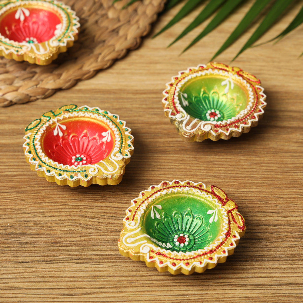  Decorative Handpainted Terracotta Diya (Set of 4) Online in India l iTokri.com 