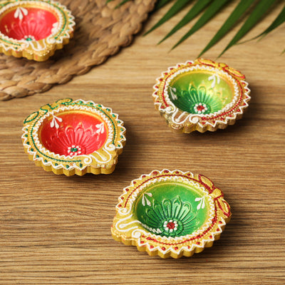  Decorative Handpainted Terracotta Diya (Set of 4) Online in India l iTokri.com 