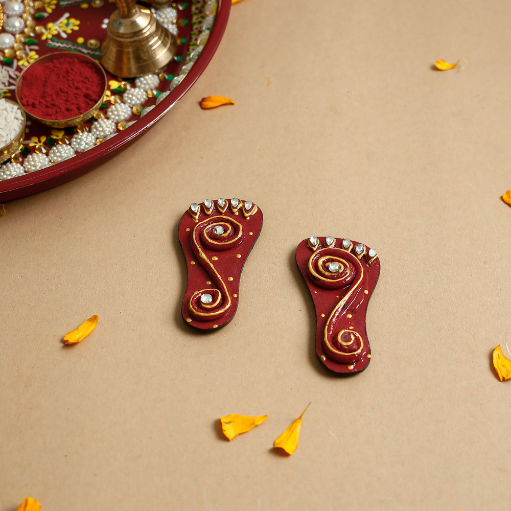 Diwali Decor Handpainted Wooden Mata Charan (Pair) Online 