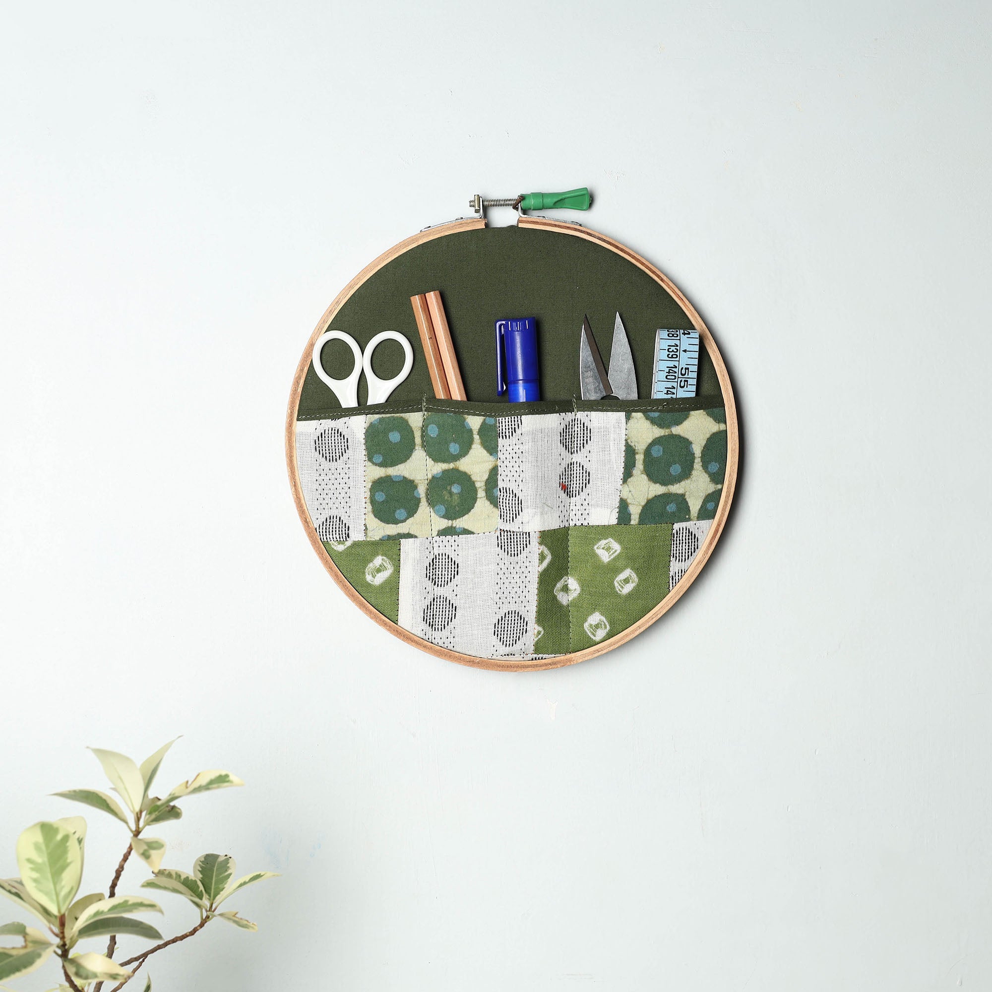  Embroidery Hoop Wall Decor (Small) 43 