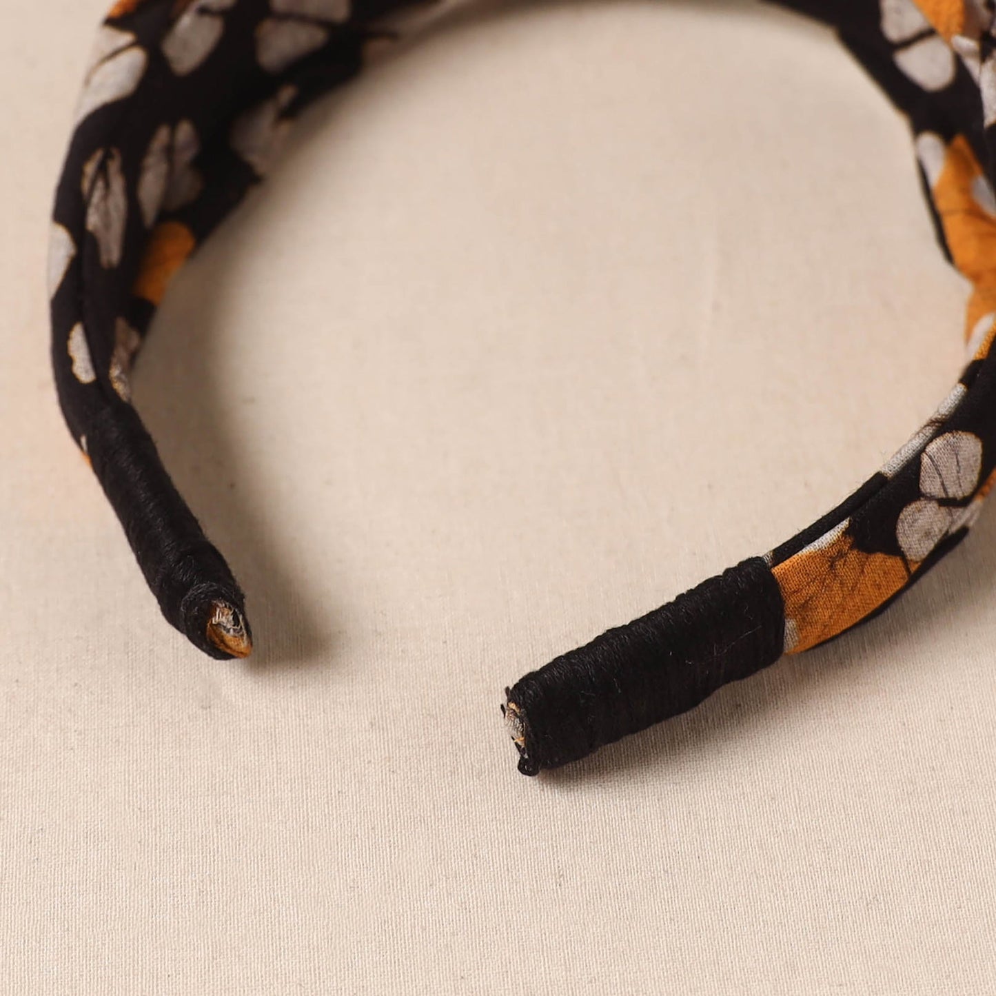 Fabart knotted hair band 02 - handcrafted