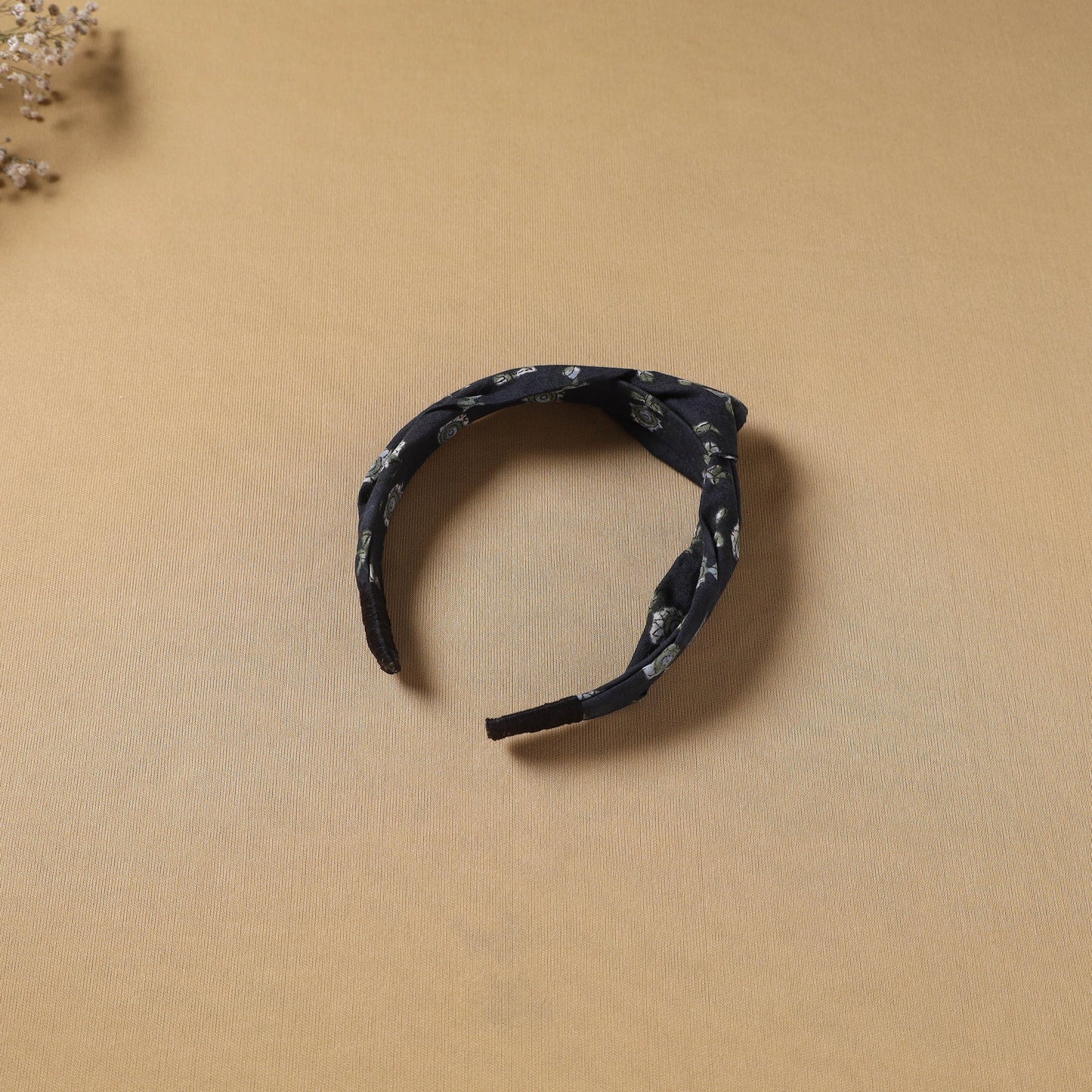 Fabart knotted hair band 22 - handcrafted