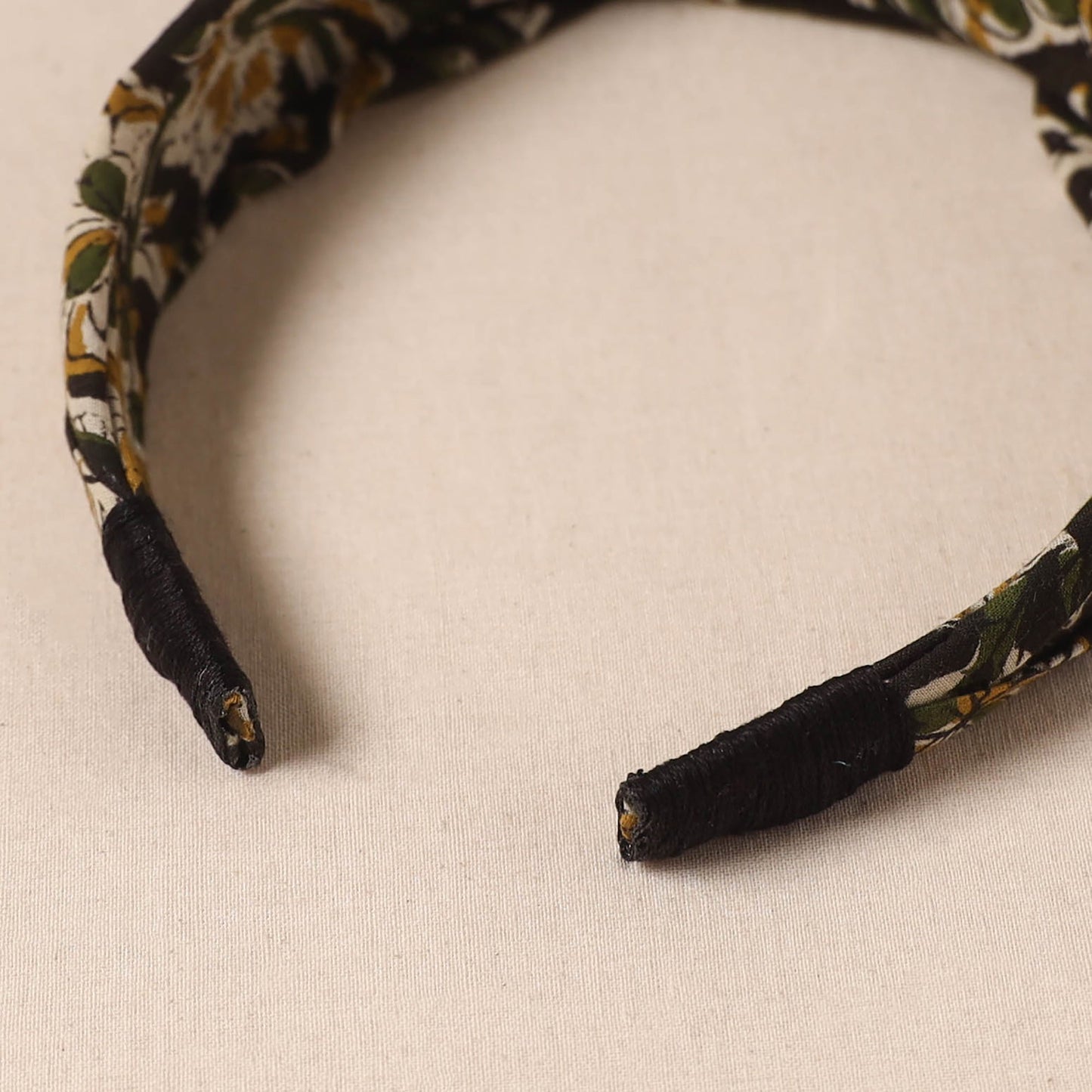 Fabart knotted hair band 23 - handcrafted