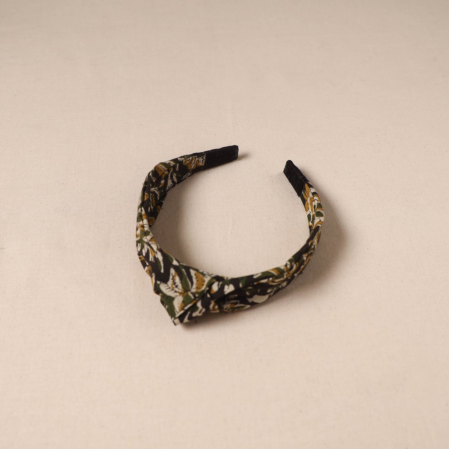 Fabart knotted hair band 23 - handcrafted