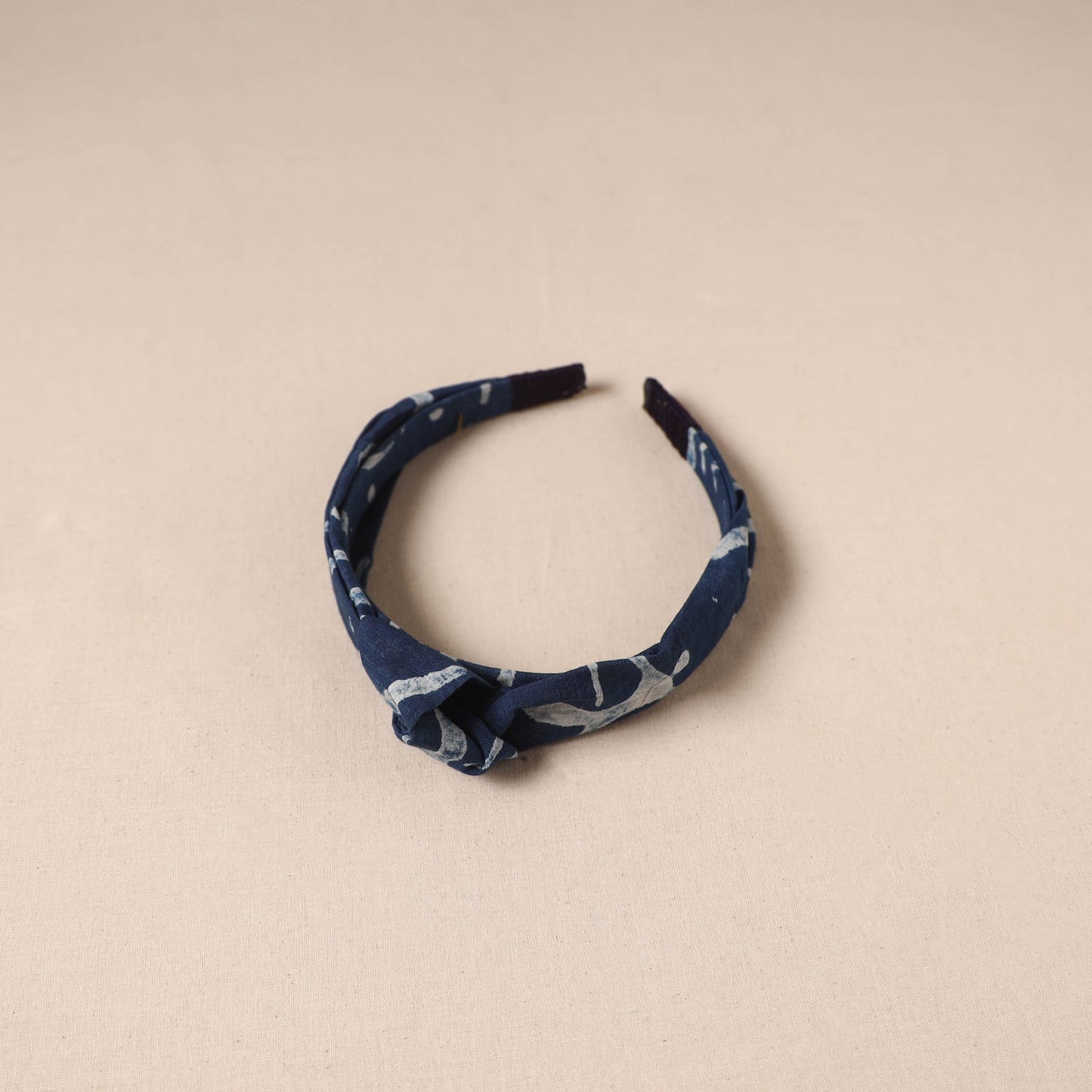 Fabart knotted hair band 32 - handcrafted