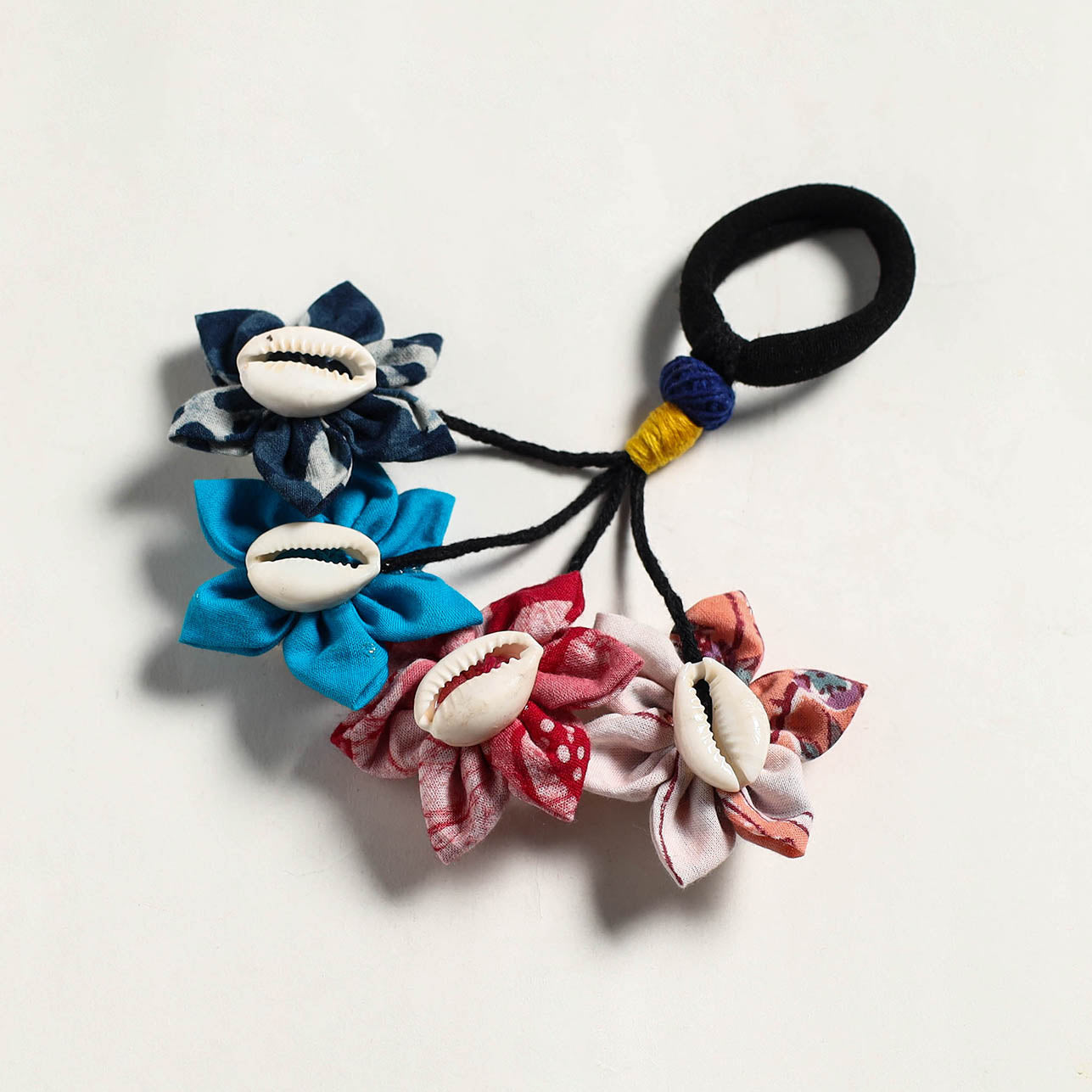 Fabart Phool Kali Shell Hair Rubber Band