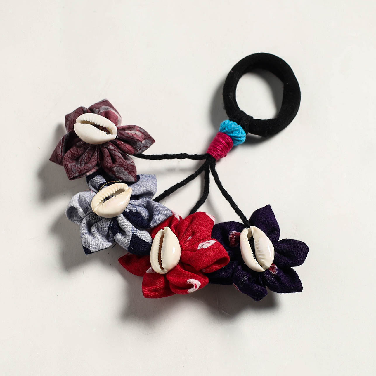 Fabart Phool Kali Shell Hair Rubber Band