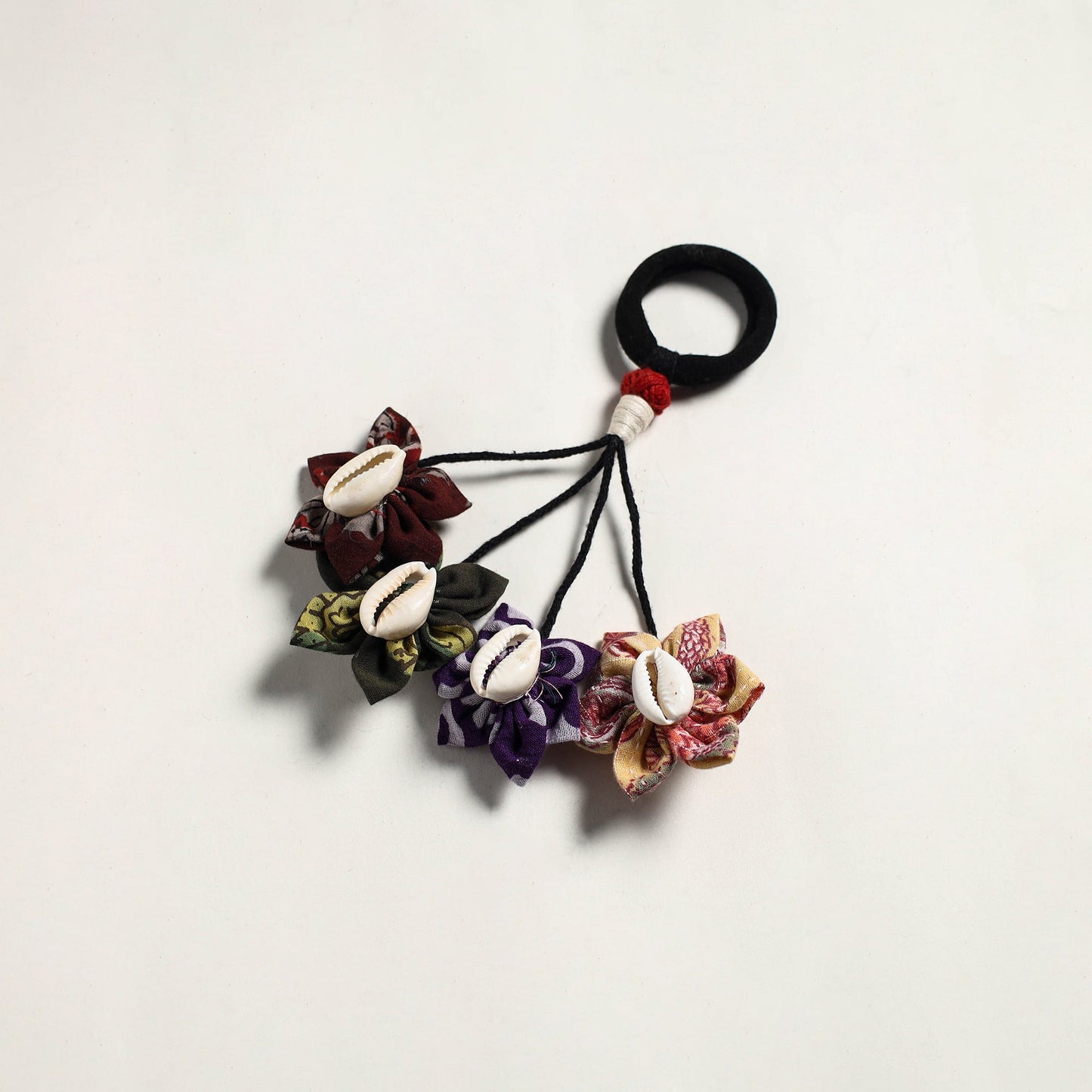 Fabart Phool Kali Shell Hair Rubber Band