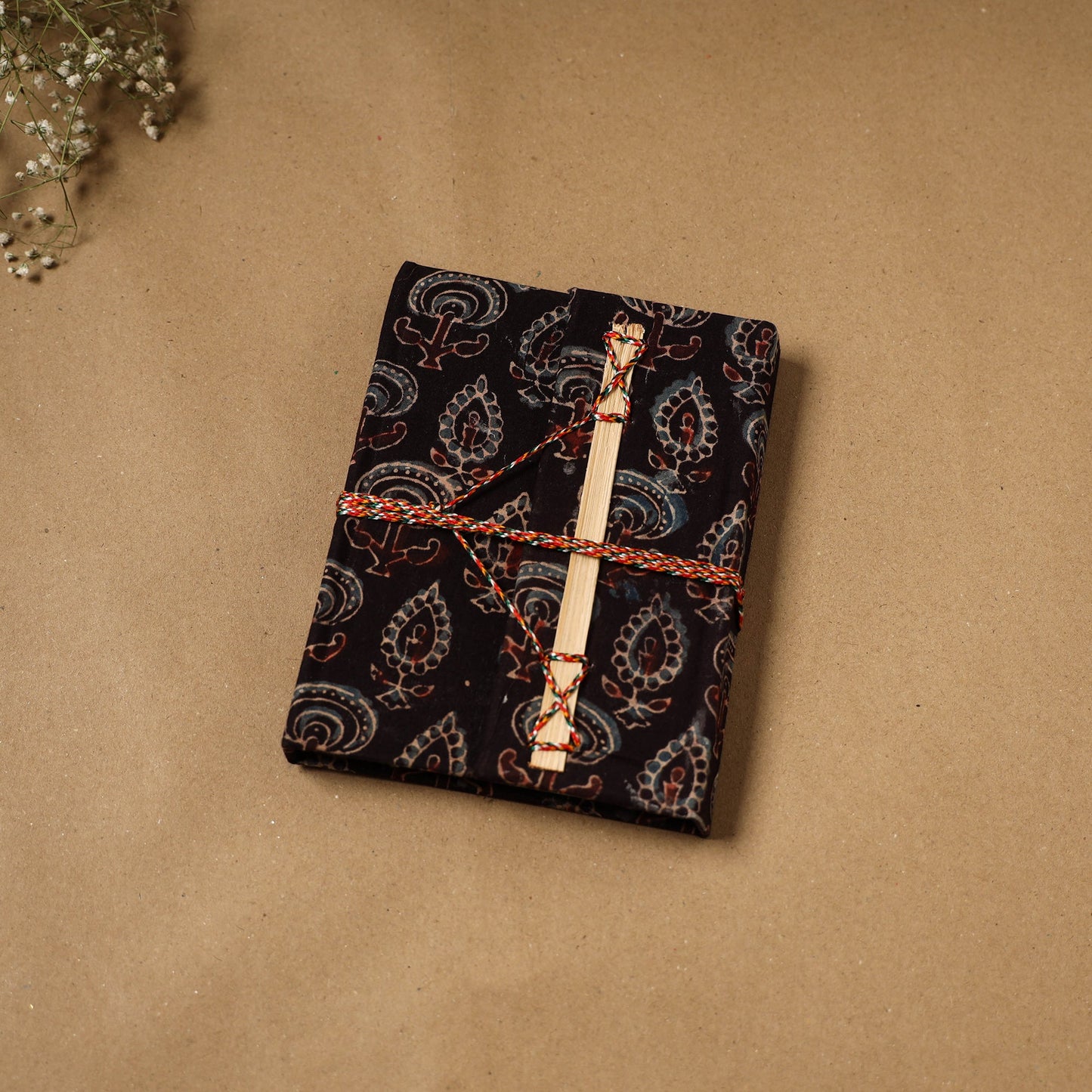 Fabric cover handmade paper notebook with thread lock 66