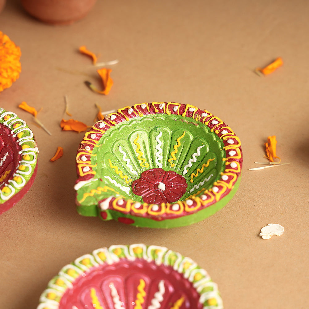  Festive Decor Handpainted Terracotta Diyas (Set of 4) Online in India l iTokri.com 