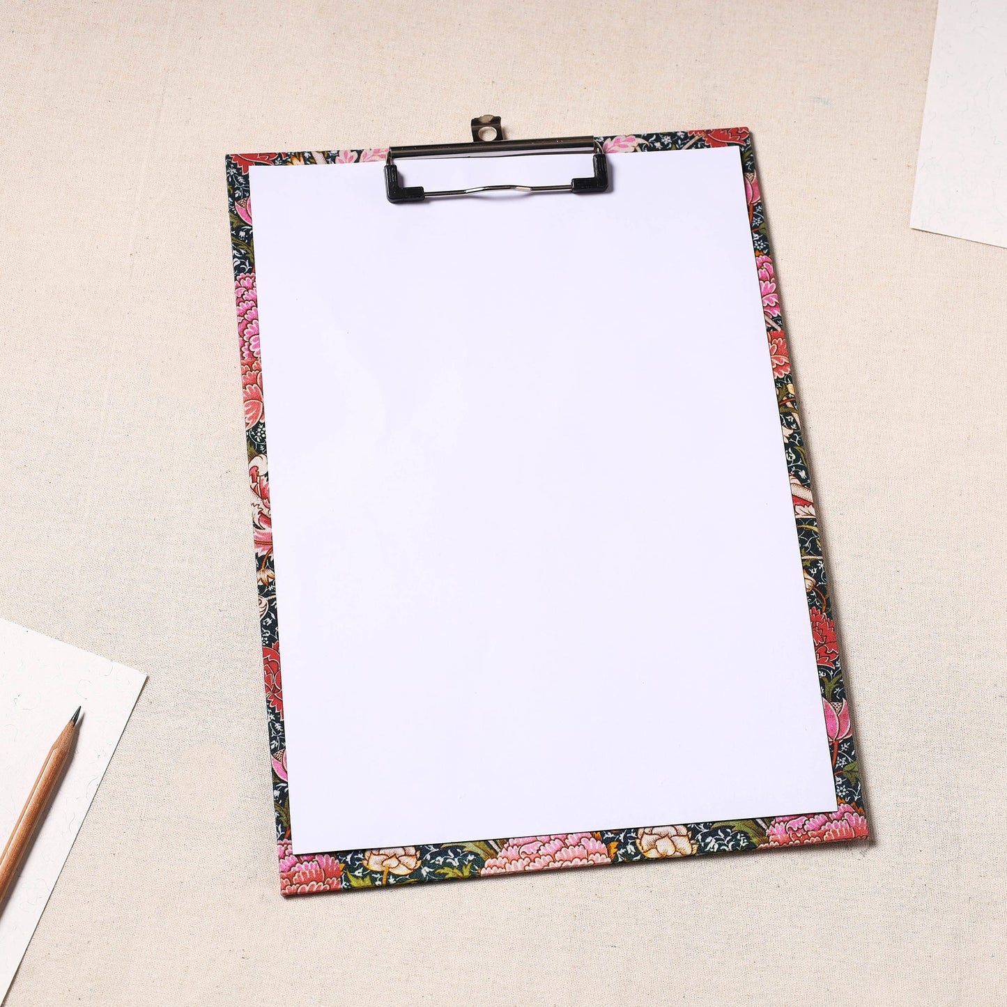  Floral Printed Handcrafted Clipboard 