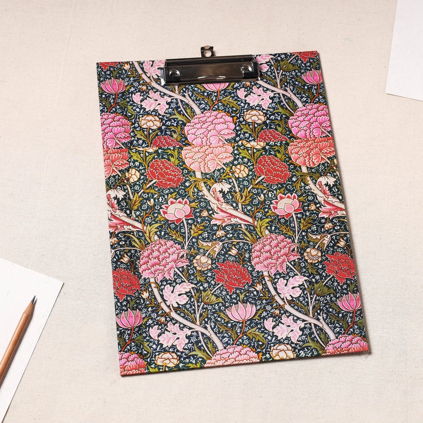  Floral Printed Handcrafted Clipboard 