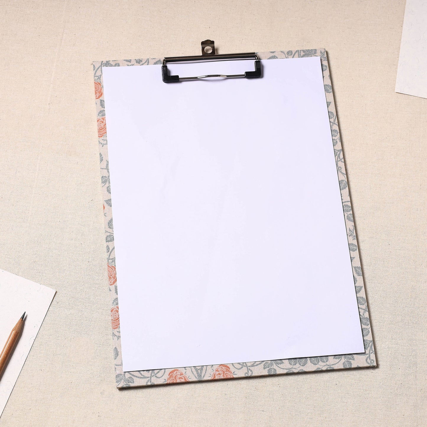  Floral Printed Handcrafted Clipboard 