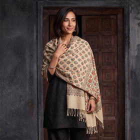 Beige Floral Sanganeri Print Pure Merino Wool Handwoven Shawl, worn by a model, AI visual of the shawl, iTokri