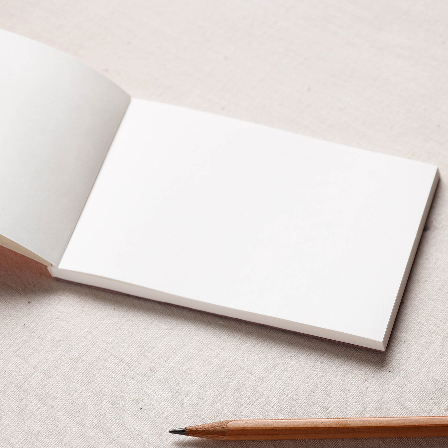  Flower Art Work Note Pad (4.7 x 3 in) 