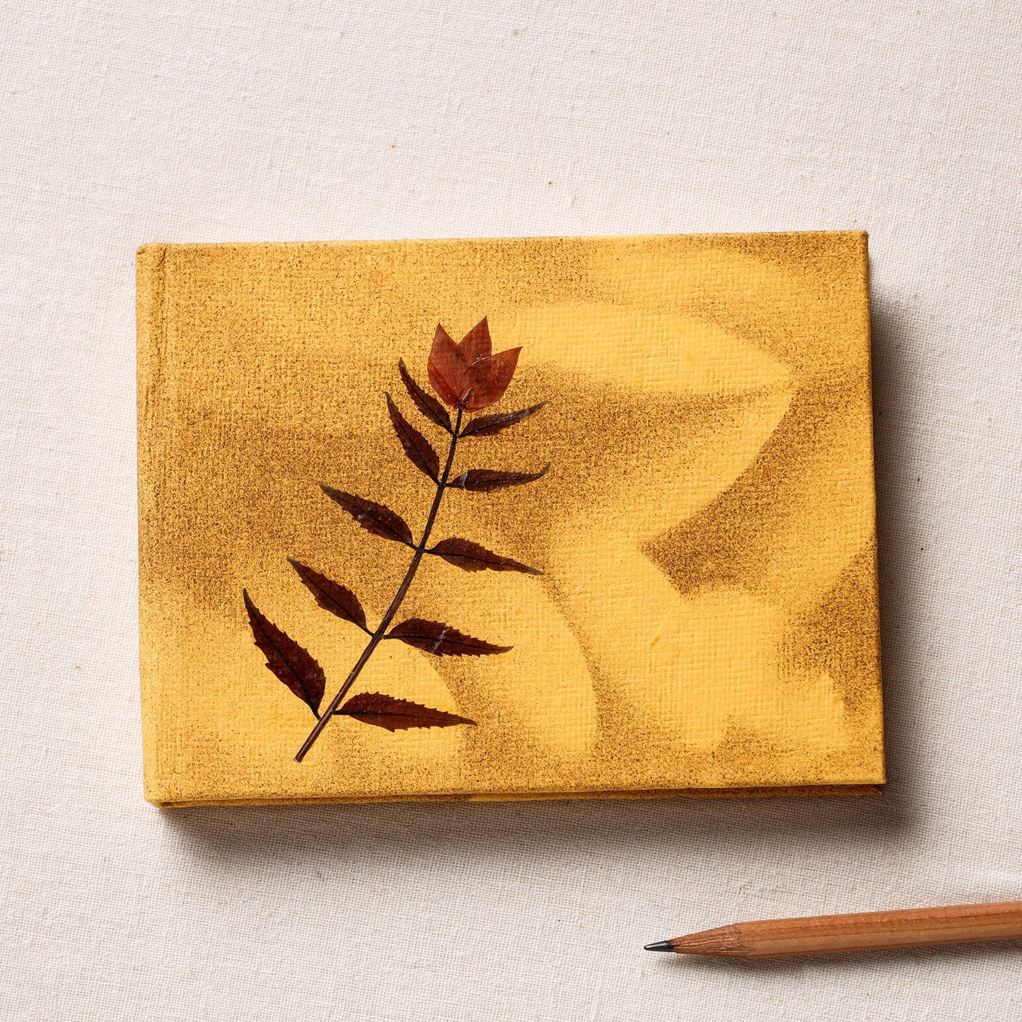  Flower Art Work Special Visitor Notebook (4.3 x 5.5 in) 