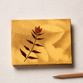  Flower Art Work Special Visitor Notebook (4.3 x 5.5 in) 
