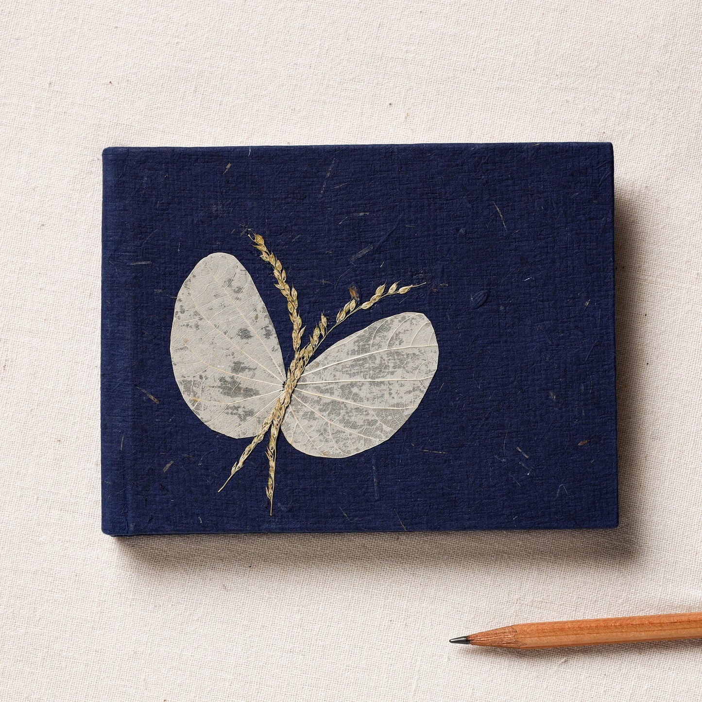  Flower Art Work Special Visitor Notebook (4.3 x 5.5 in) 