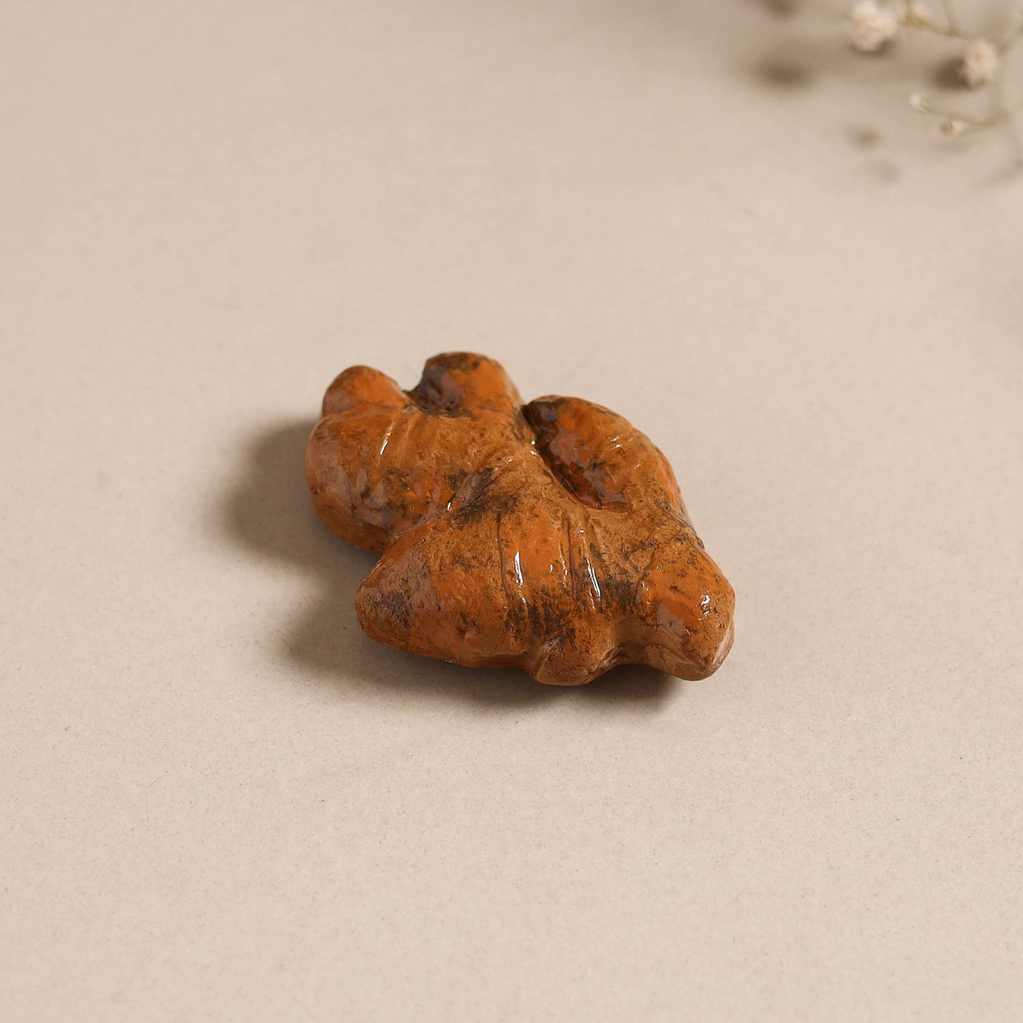 Ginger - handpainted terracotta magnet 14 - handcrafted