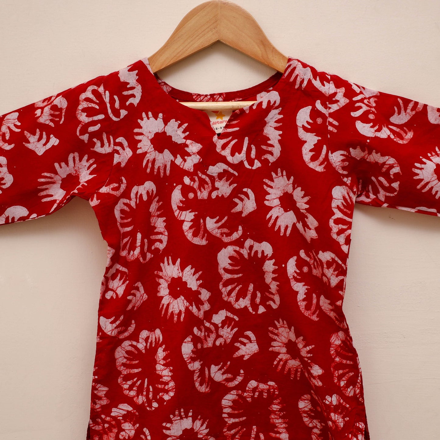 Girls hand batik pure cotton kurta set (2-6 years) 11